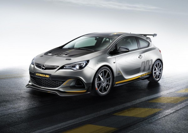 вид спереди Opel Astra OPC EXTREME