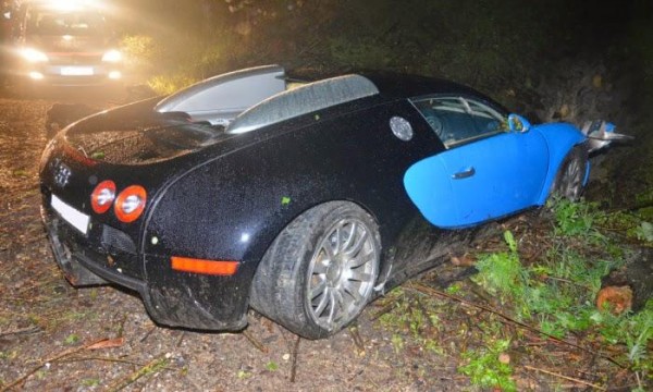 разбился очень дорогой Bugatti Veyron 