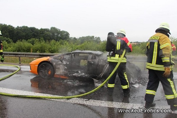 Lamborghini Aventador сгорел