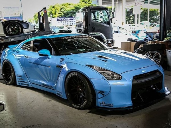 Liberty Walk Sky Blue Godzilla GT-R R35