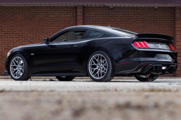 2015-Ford-Mustang-RTR-4