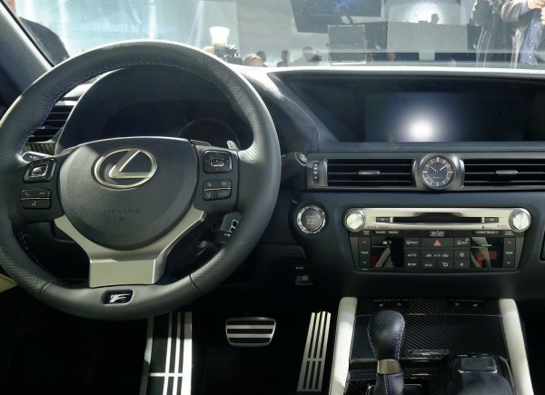 Lexus-GS-F-17