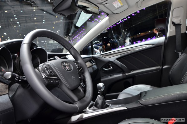Toyota-Avensis-Live-Geneva-2015-15