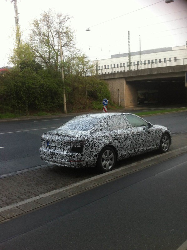 http://indianautosblog.com/wp-content/uploads/2015/04/2016-Audi-A4-IAB-spied-1024x765.jpg