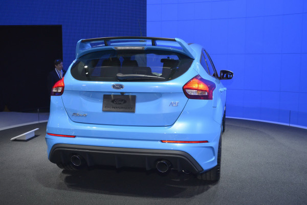 2016-Ford-Focus-RS-12