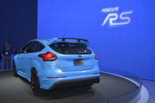 2016-Ford-Focus-RS-13