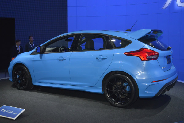 2016-Ford-Focus-RS-15