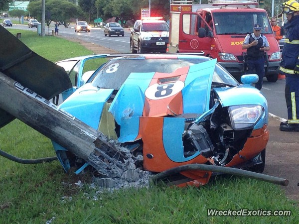 ford-gt-crash-brazil-2015-2