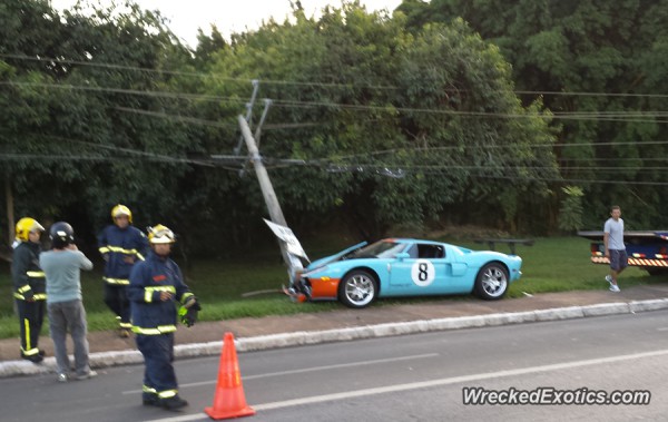 ford-gt-crash-brazil-2015-3
