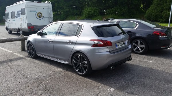 Peugeot-308-GTI-caught-completely-naked-2-1024x576