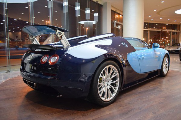 000_Bugatti-Veyron-Jean-Pierre-Wimille