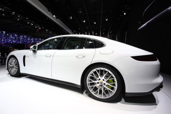 porsche-panamera-4s-e-hybrid-10