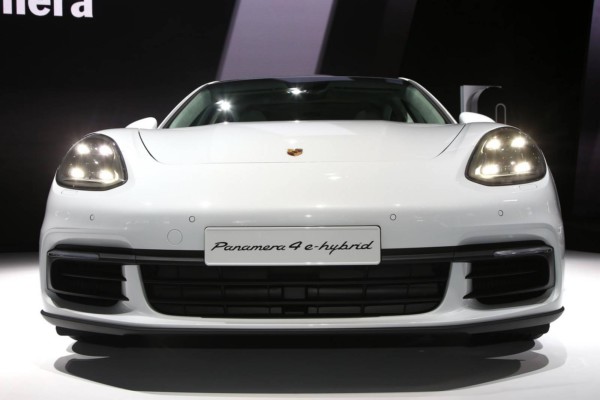 porsche-panamera-4s-e-hybrid-11