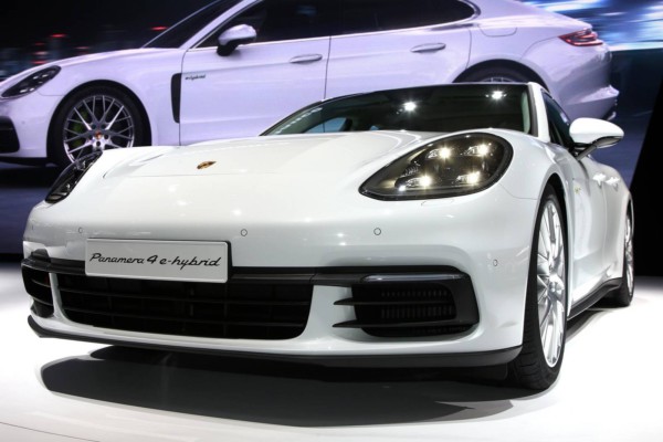 porsche-panamera-4s-e-hybrid-12