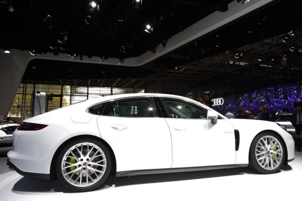 porsche-panamera-4s-e-hybrid-3
